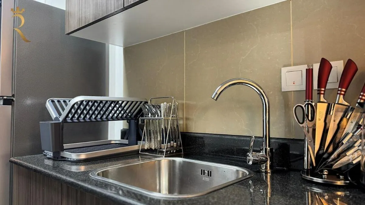 Luxury Stay In Al Reef Studio With King Bed Abu Dhabi Apartamento