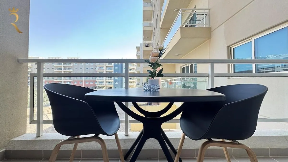 Luxury Stay In Al Reef Studio With King Bed Abu Dhabi 0*,  Emirados Árabes Unidos